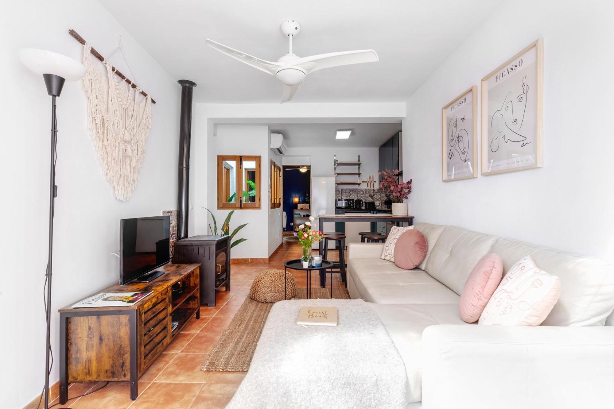 Casa De La Montana Apartments Sayalonga 外观 照片