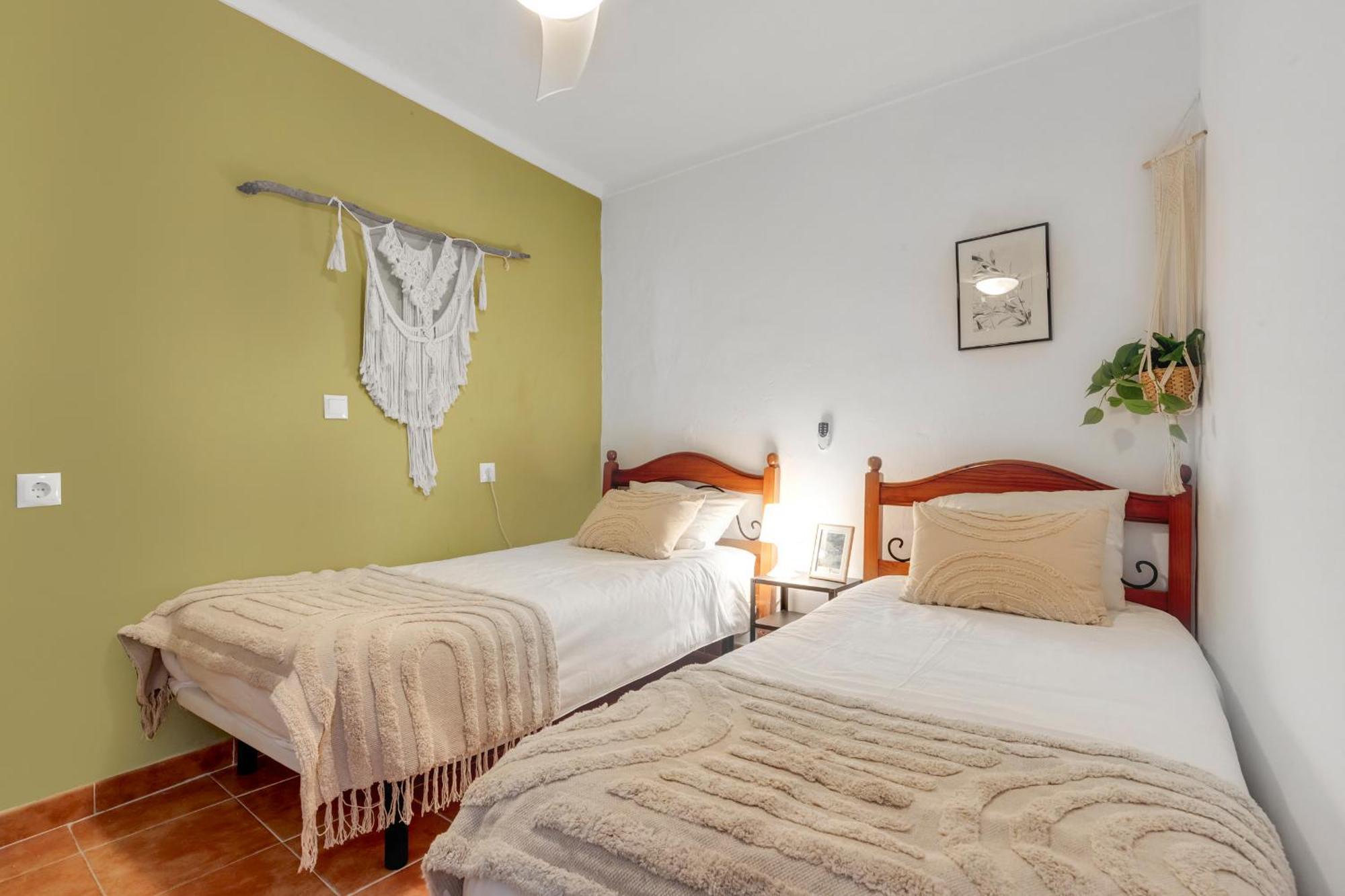 Casa De La Montana Apartments Sayalonga 外观 照片